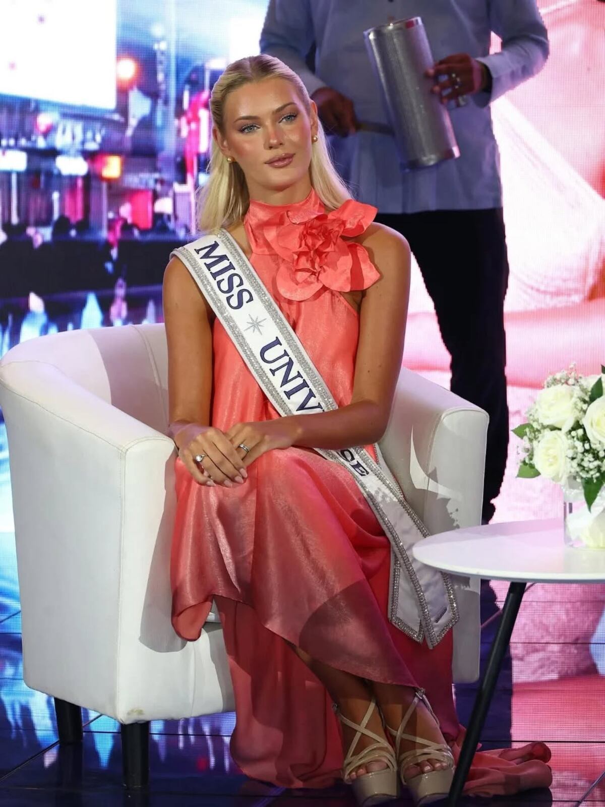 Moda bocatoreña: Miss Universo luce vestido creado por un diseñador de Bocas del Toro