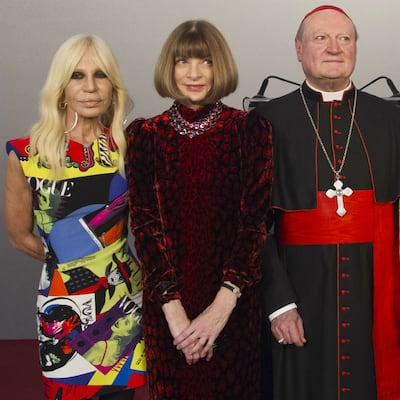 Vaticano, Versace y ‘Vogue’ muestran la influencia católica en la moda