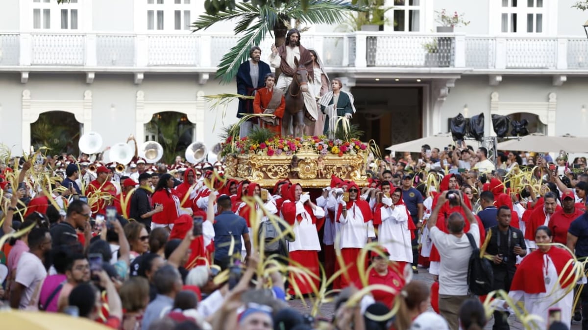 10 imágenes de la procesión del Domingo de Ramos en Casco Antiguo