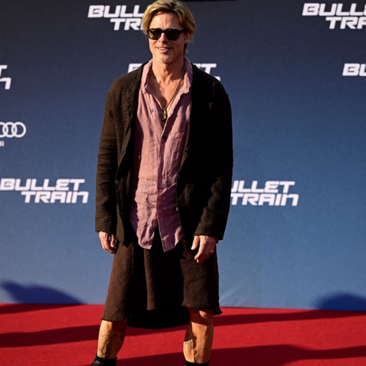 Brad Pitt usó falda para el estreno de Bullet Train y explicó el por qué (aunque no era necesario)