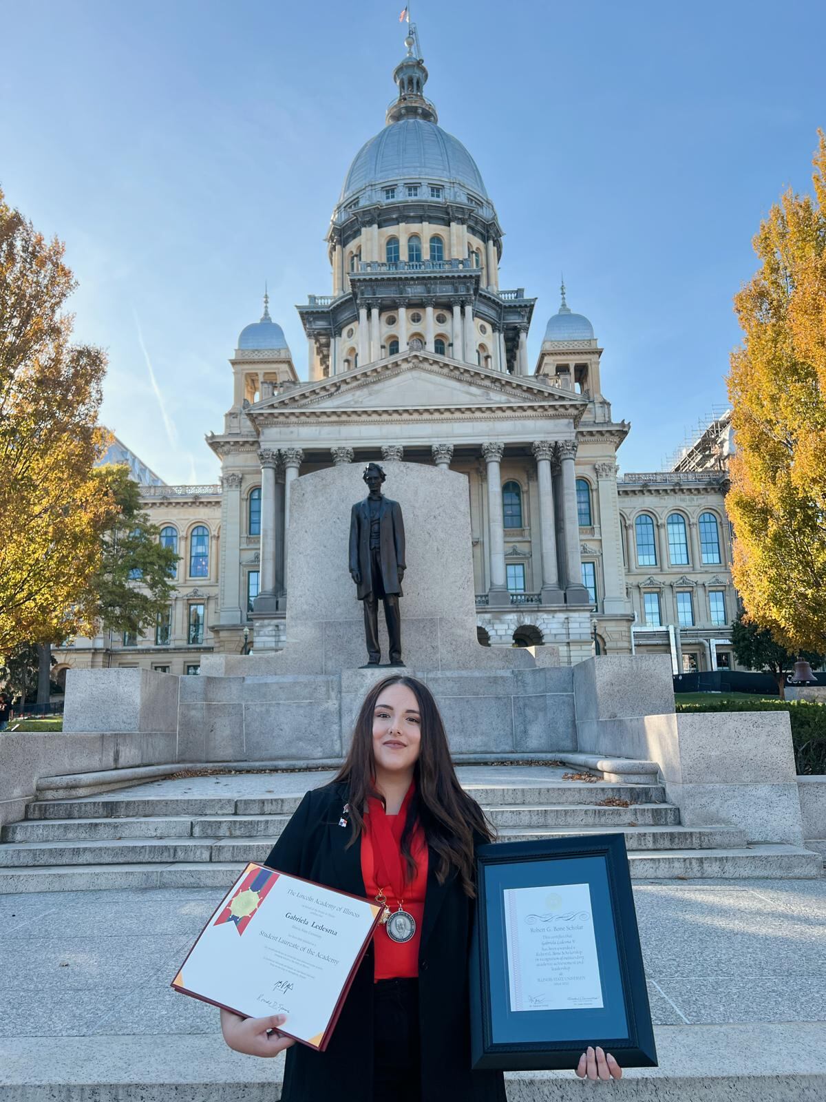 Estudiante panameña reconocida por universidad en Illionis, Estados Unidos