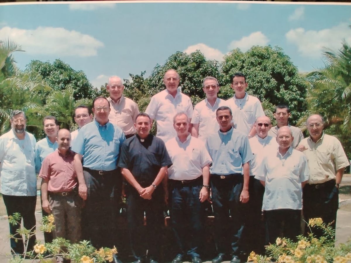 El vicario regional panameño Carlos De la Cruz recuerda al cardenal Robert Prevost en su paso por Panamá