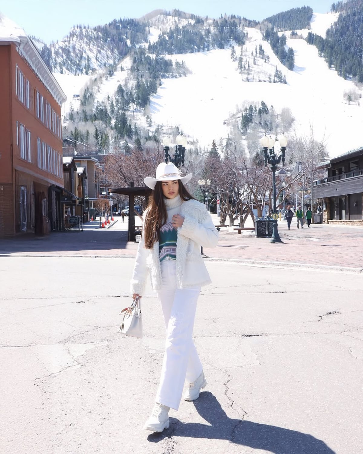 Los ‘looks’ de Nadia Ferreira, la esposa de Marc Anthony, para sus vacaciones en Aspen