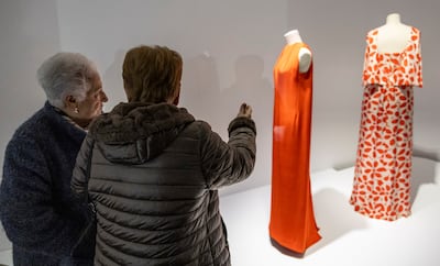 El Museo Balenciaga homenajea el trabajo de las mujeres que posibilitó la obra del maestro