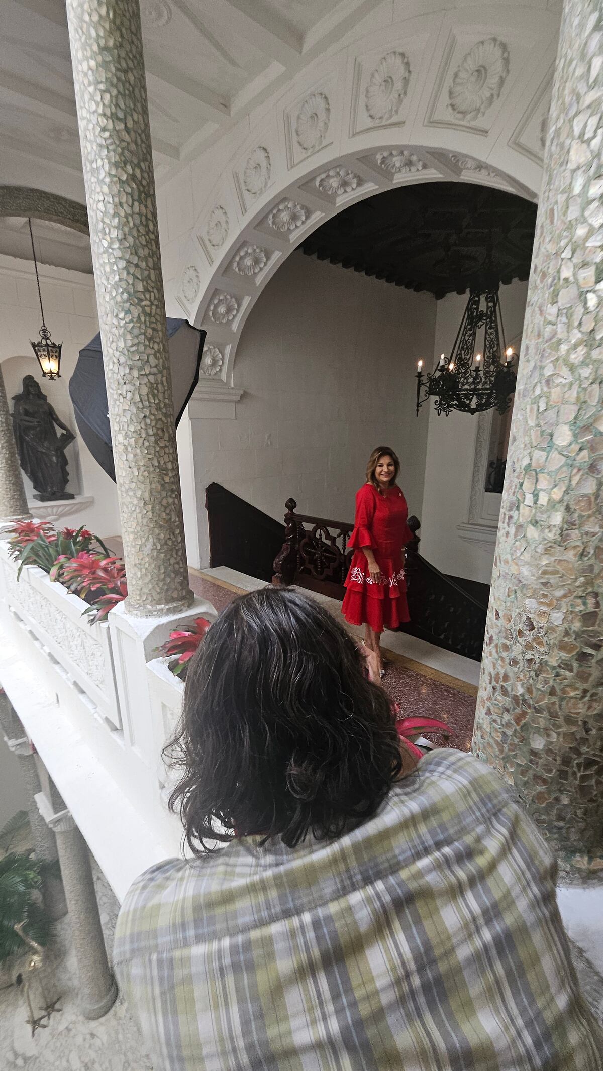 La primera dama Maricel de Mulino es la nueva editora invitada de revista ELLAS