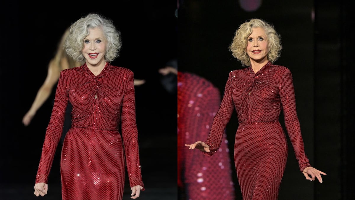 A sus 88 años, Jane Fonda desfila para L’Oréal Paris con un vestido rojo brillante