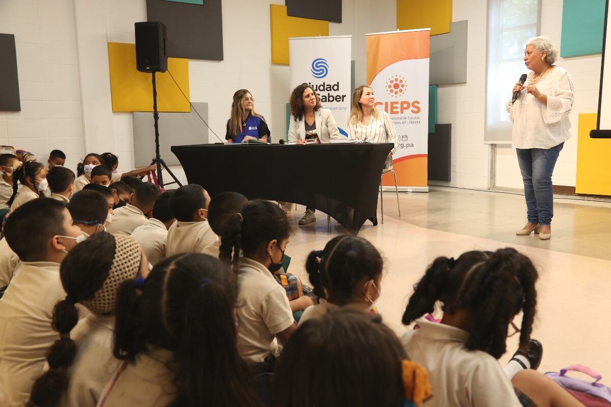 Cuentos infantiles de las pioneras de la ciencia en Panamá