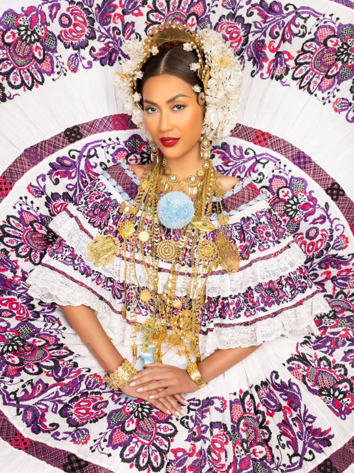 Miss Cosmo, Ketut Permata Juliastrid, se empollera junto a la panameña Italy Mora