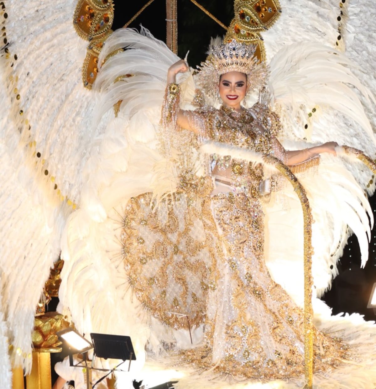 Así vistieron las reinas de Calle Arriba y Calle Abajo de Las Tablas para celebrar la llegada del año nuevo