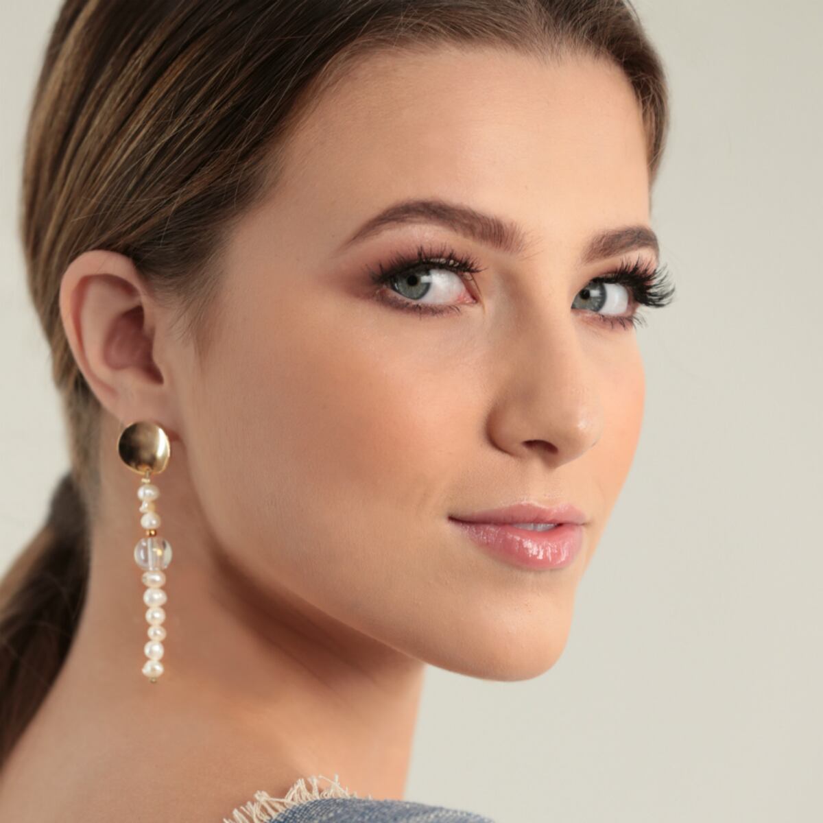 4 diseñadoras en el atelier con esencia