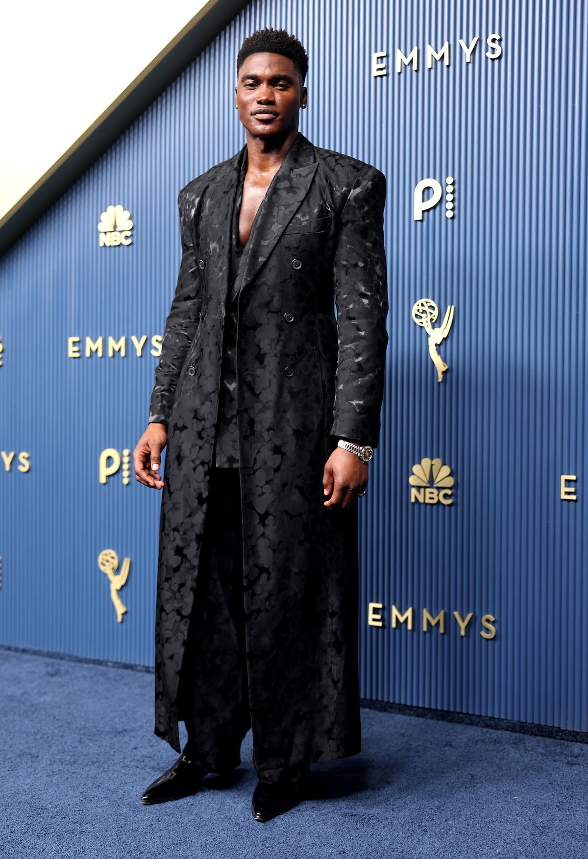 8 ‘looks’ celebridades que rompieron con el tradicional esmoquin en los Emmy