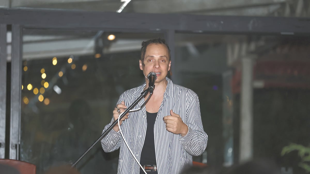Enrique Chi encuentra en la poesía de su abuela la inspiración para ‘Déjala’, su nuevo sencillo junto a Lilo Sánchez