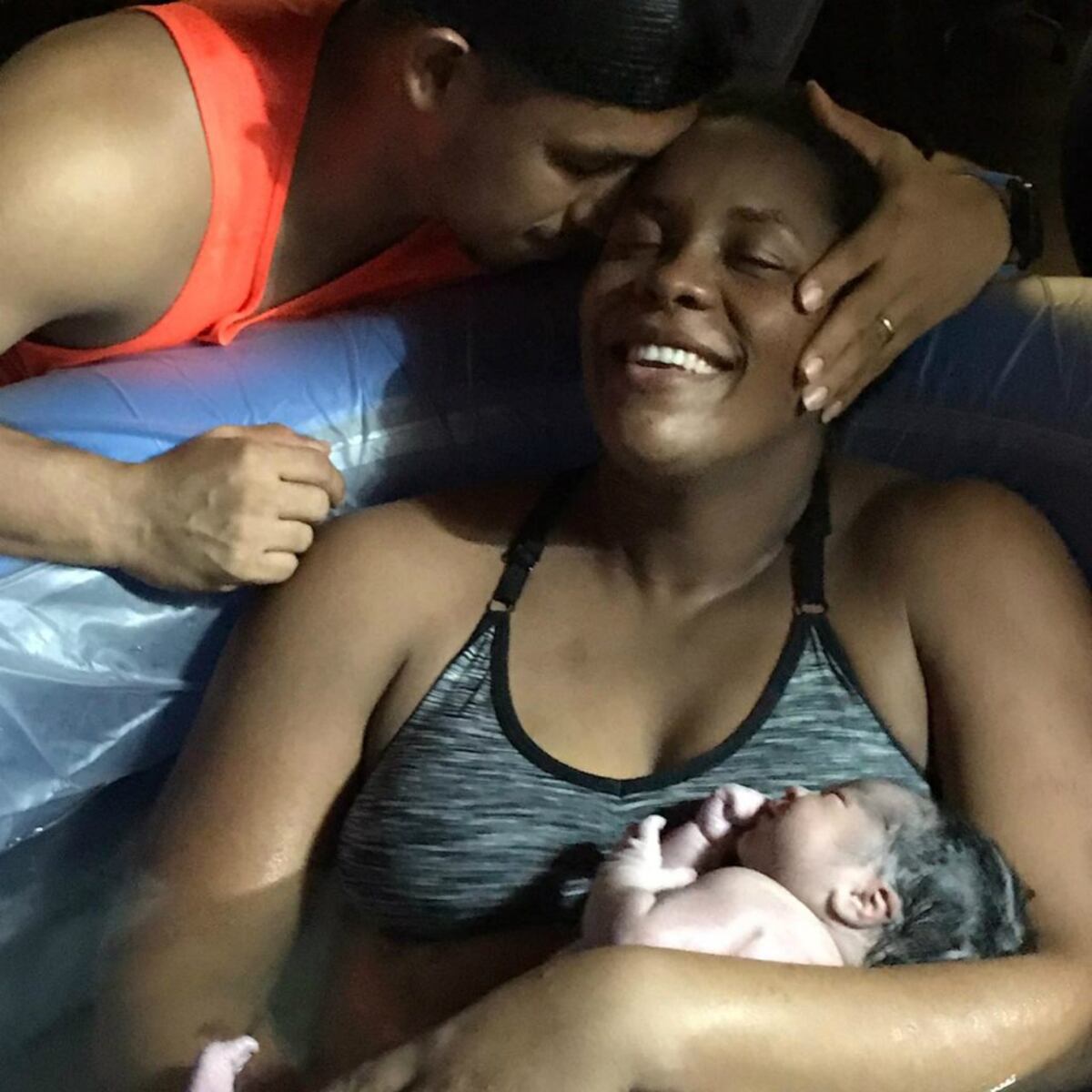 Emma nació en casa: historia de un parto casero durante la cuarentena