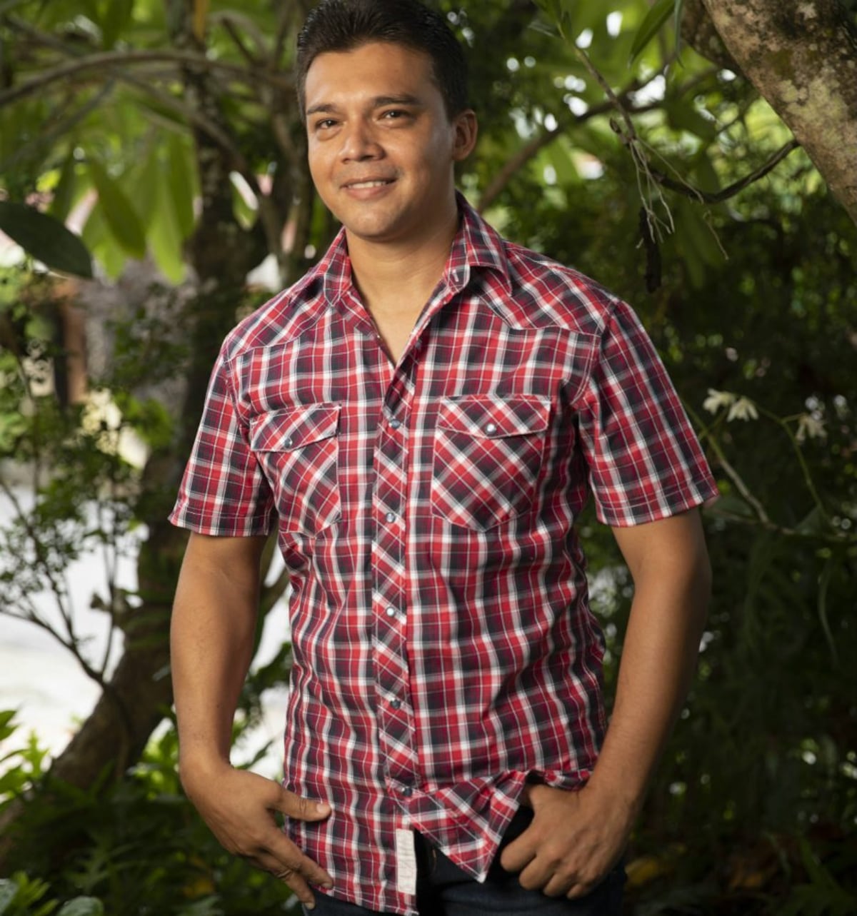 Arsenio de Tonosí: el decorador de los trajes de Sandra Sandoval