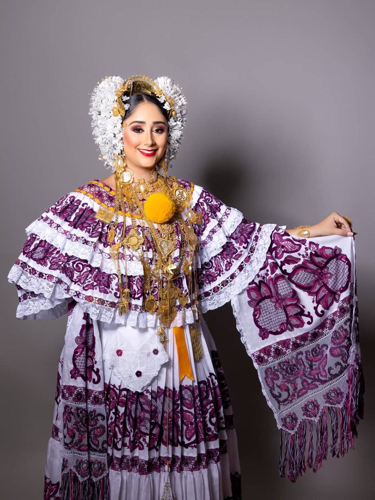 La pollera panameña a través de las reinas de nuestros festivales