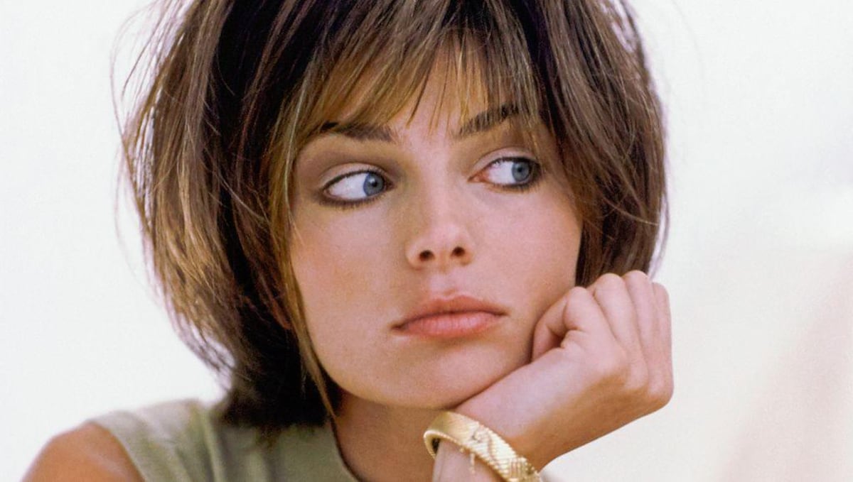 Paulina Porizkova, la supermodelo que de niña fue el rostro de una causa política y ahora sorprende apareciendo sin filtro
