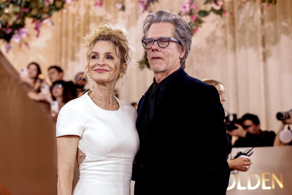 Besos y risas cómplices: parejas de famosos en los Globos de Oro 2026