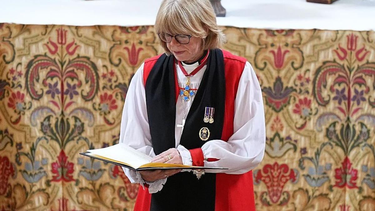 Quién es Sarah Mullally, la primera mujer que liderará la Iglesia anglicana en los casi 500 años de historia de la institución