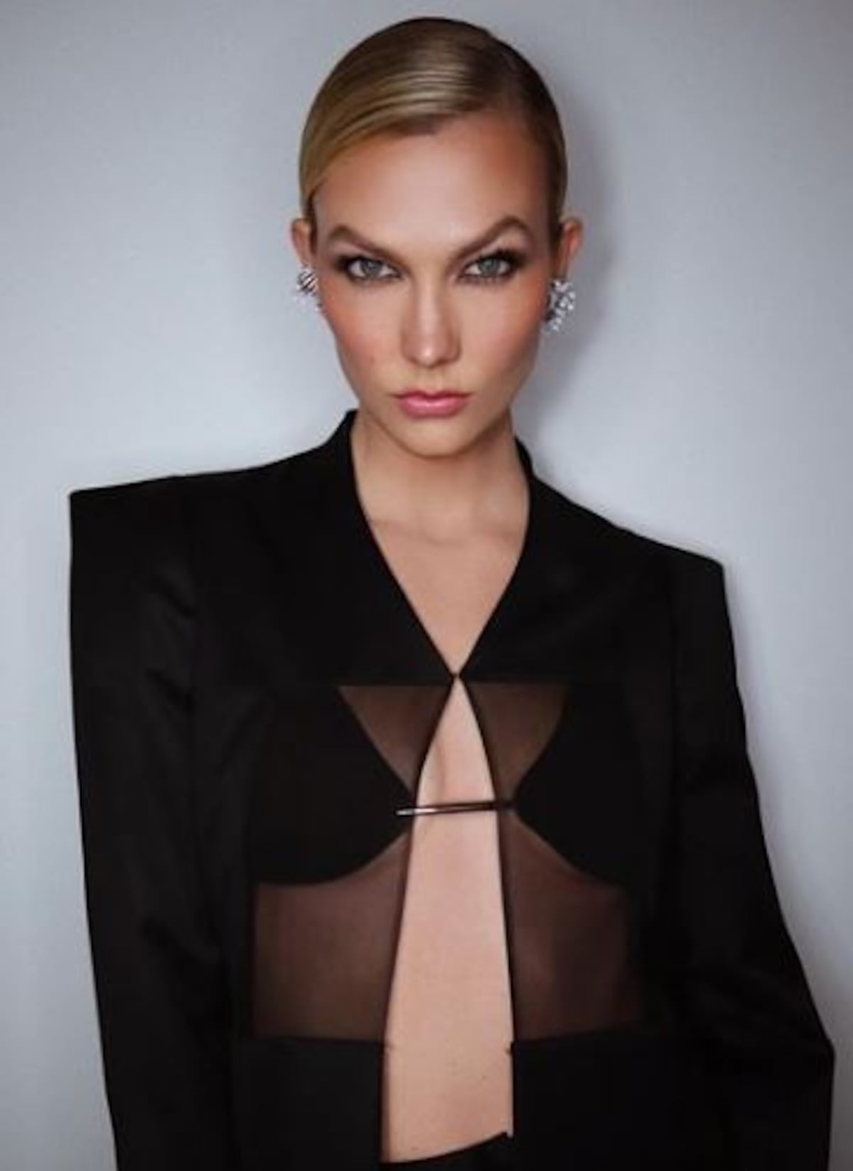 Cardi B, Selena Gomez, Jin de BTS, famosos que cumplirán 30 este año