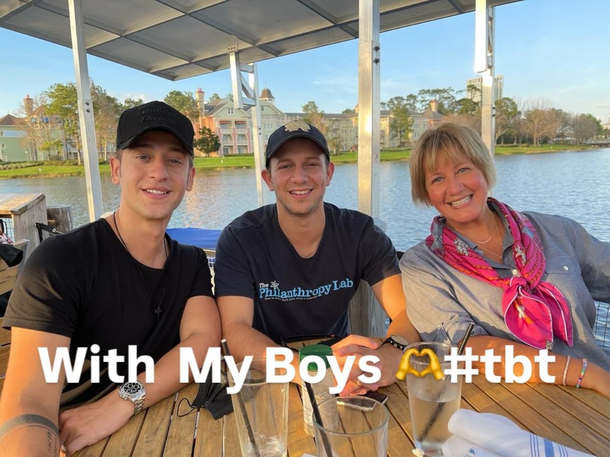 Adrián Varela, hijo del ex presidente Juan Carlos Varela y de Lorena Castillo, se casa vestido de diseño panameño 