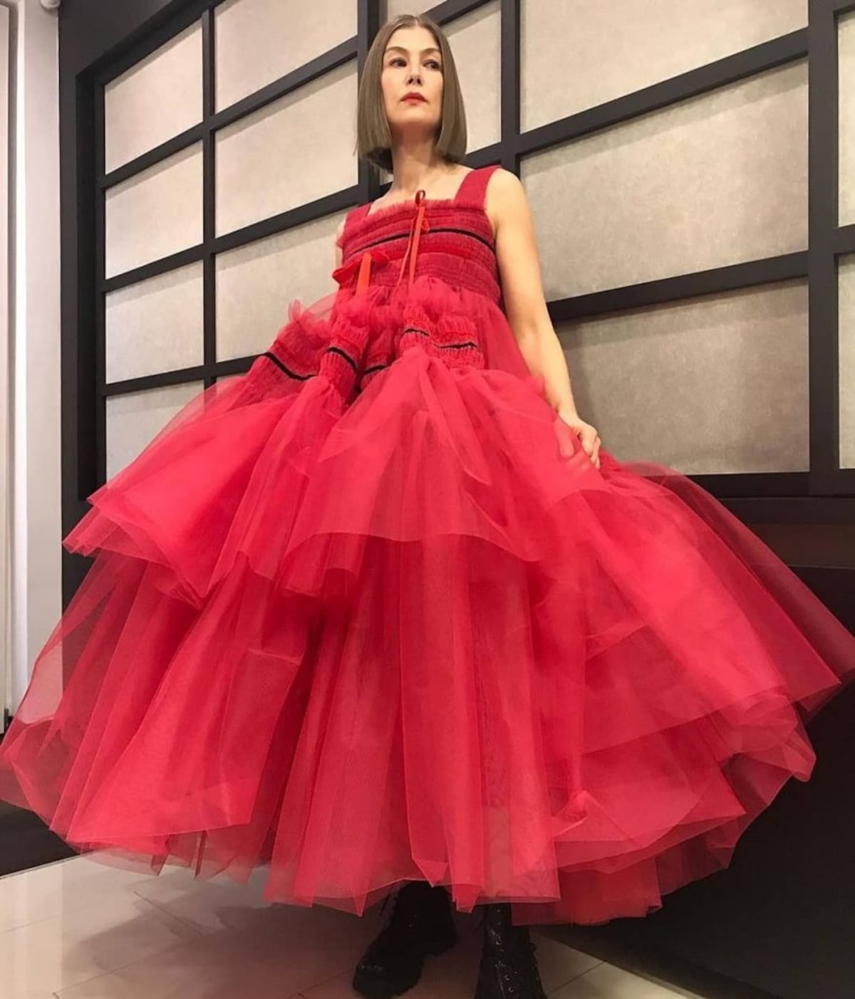 Un vestido de pierrot o de un diseñador que visitó Panamá en la alfombra roja virtual de los Globos de Oro 2021