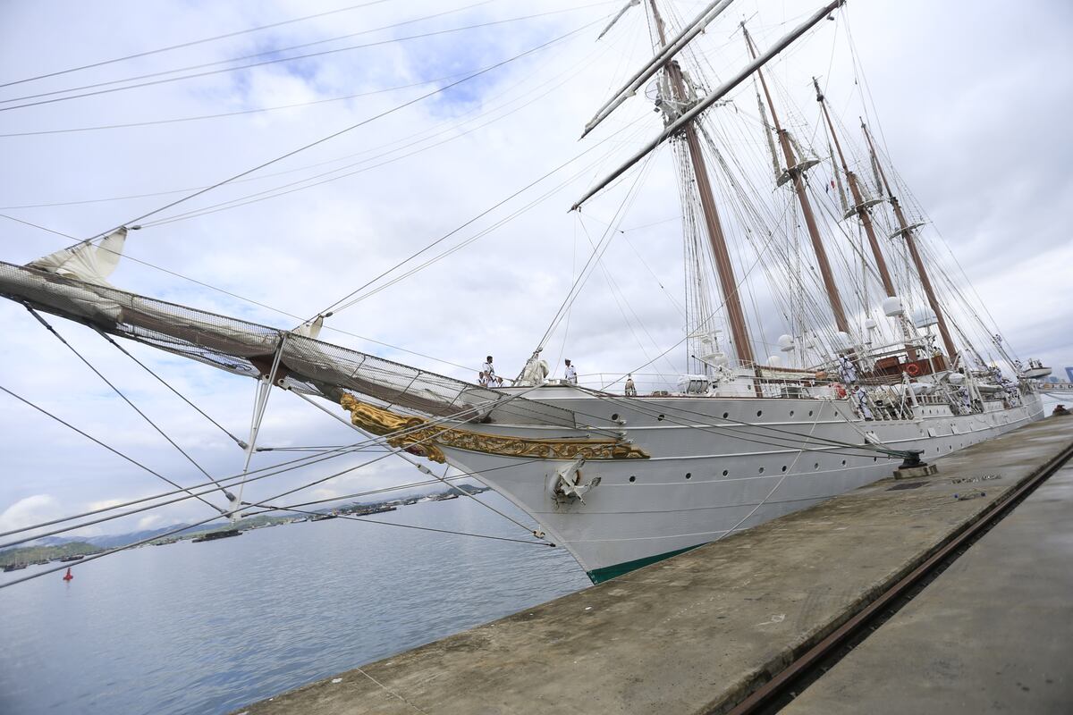Sonrisas, abrazos y mar: la llegada de Leonor a Panamá
