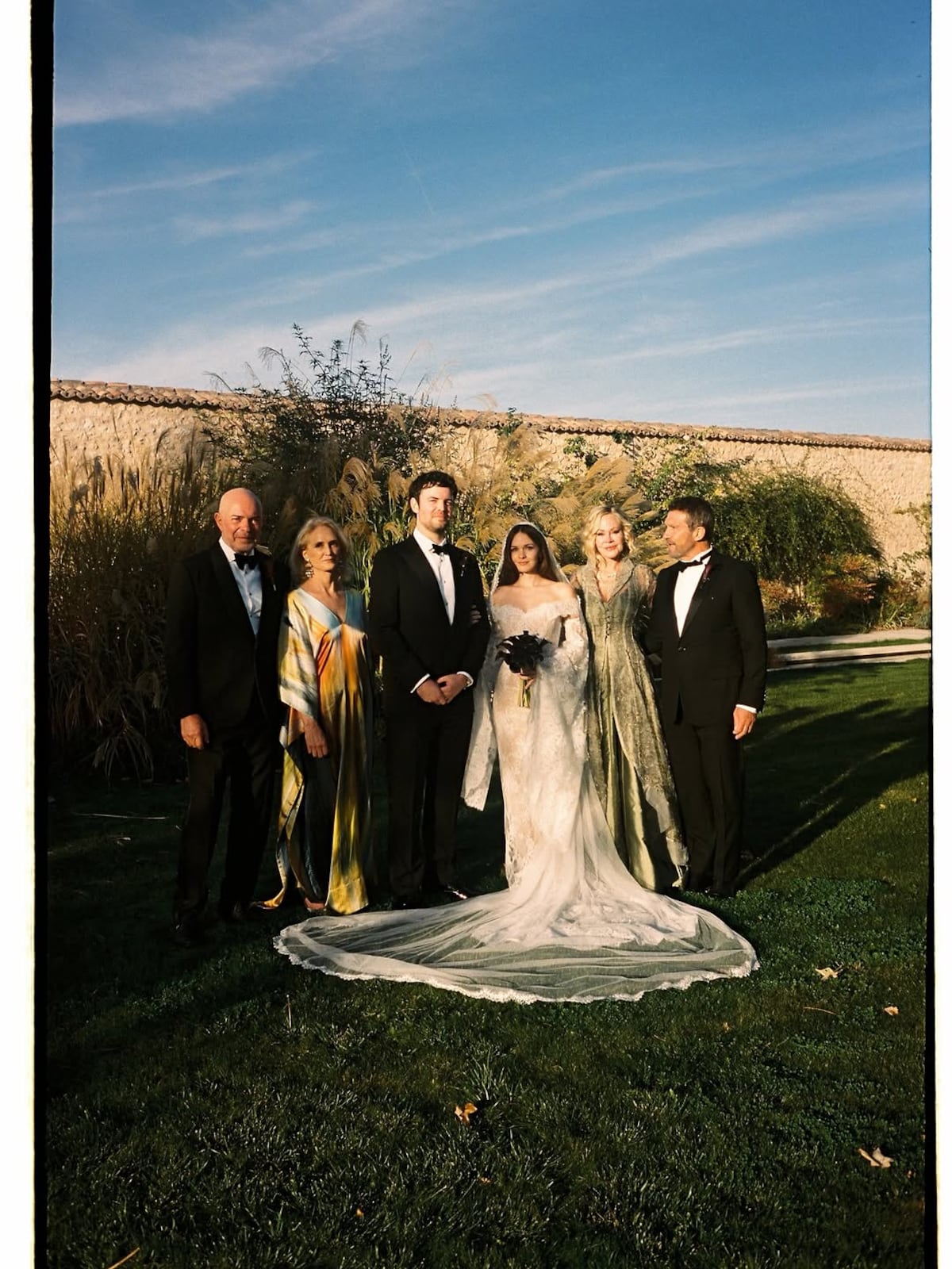 Las fotos de la boda de Stella, hija de los actores Antonio Banderas y Melanie Griffith