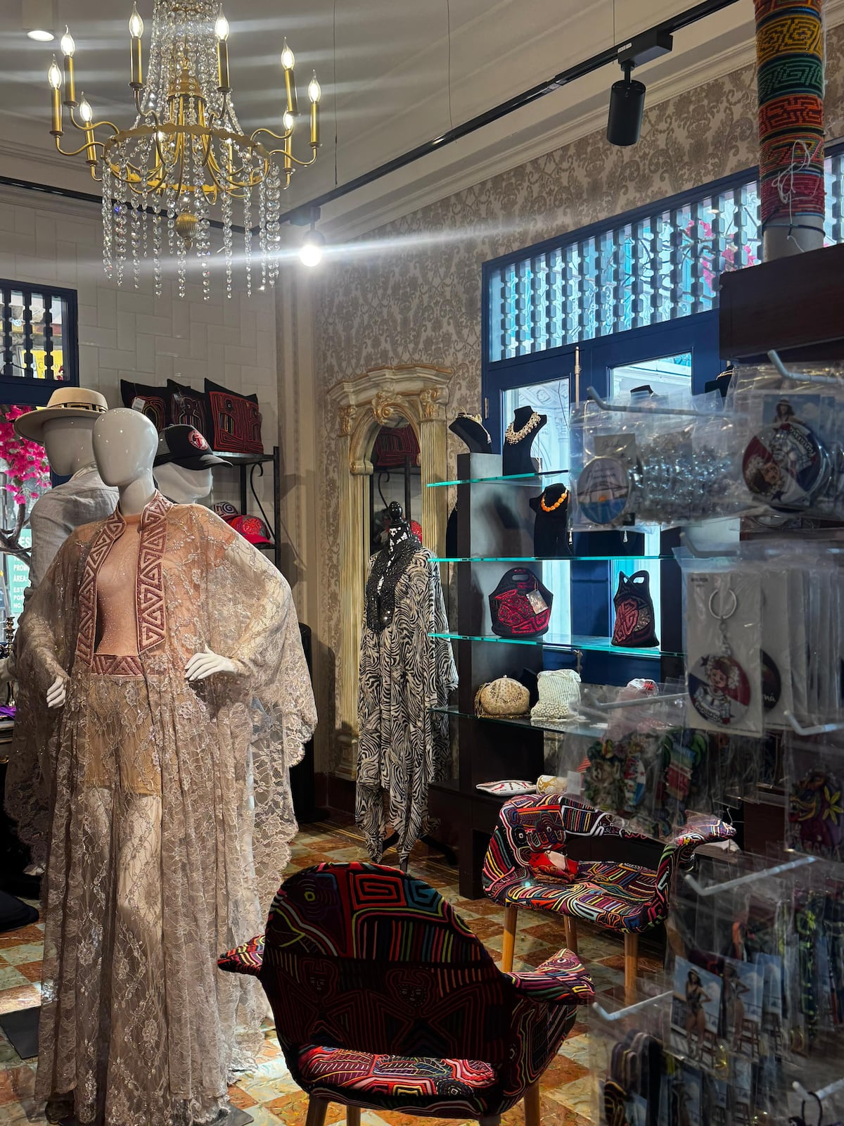 Moda nativa: la diseñadora panameña Jochebec Arjona inaugura su nueva boutique en Casco Viejo