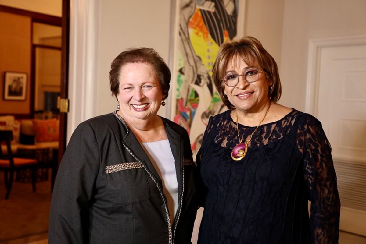 Networking entre mujeres en la residencia de la embajadora de Estados Unidos