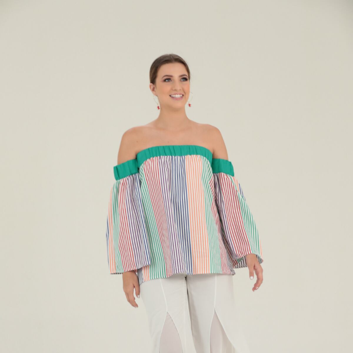 4 diseñadoras en el atelier con esencia