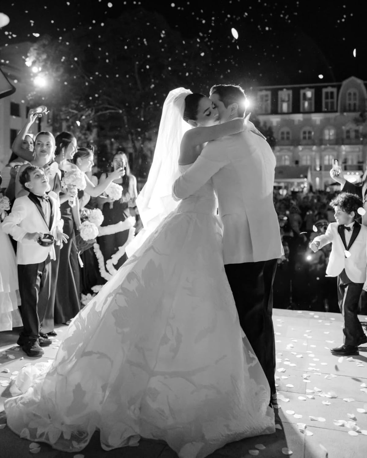 La boda de Dayana Sáez y Gio Scollo en Casco Antiguo y con banda musical