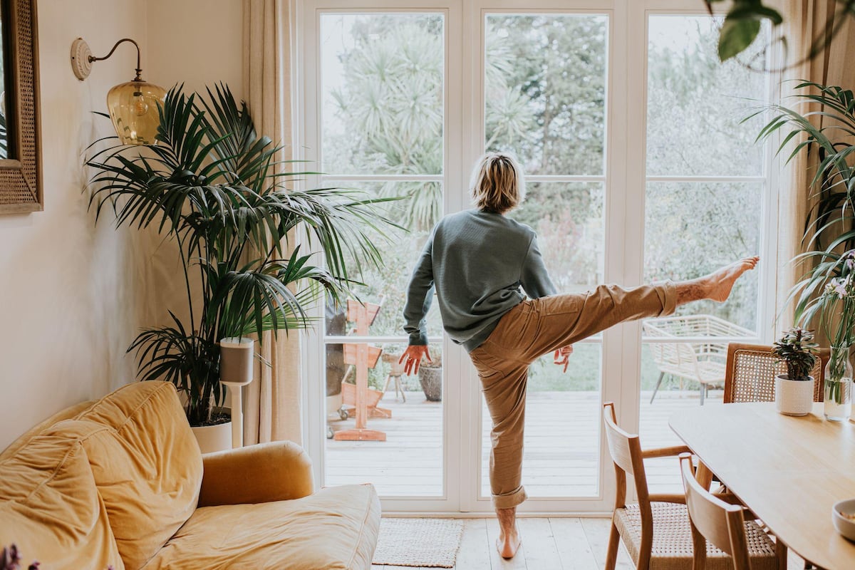 Los sorprendentes beneficios de pararse sobre una sola pierna