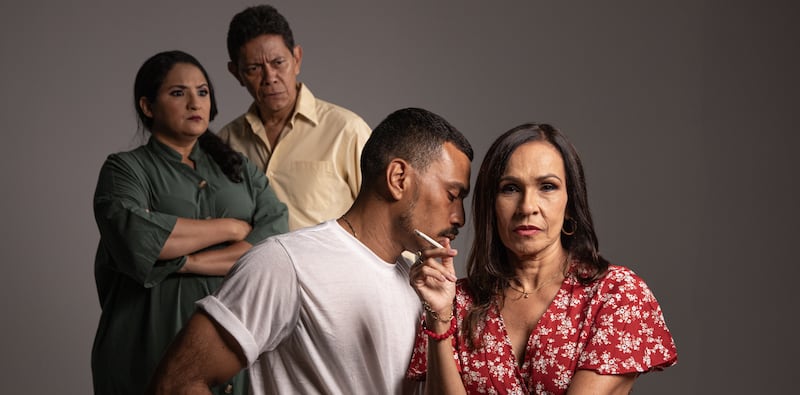 ‘La Visita de la Tía Nena’: la reinvención de ‘Solsticio de Invierno’ llega al teatro