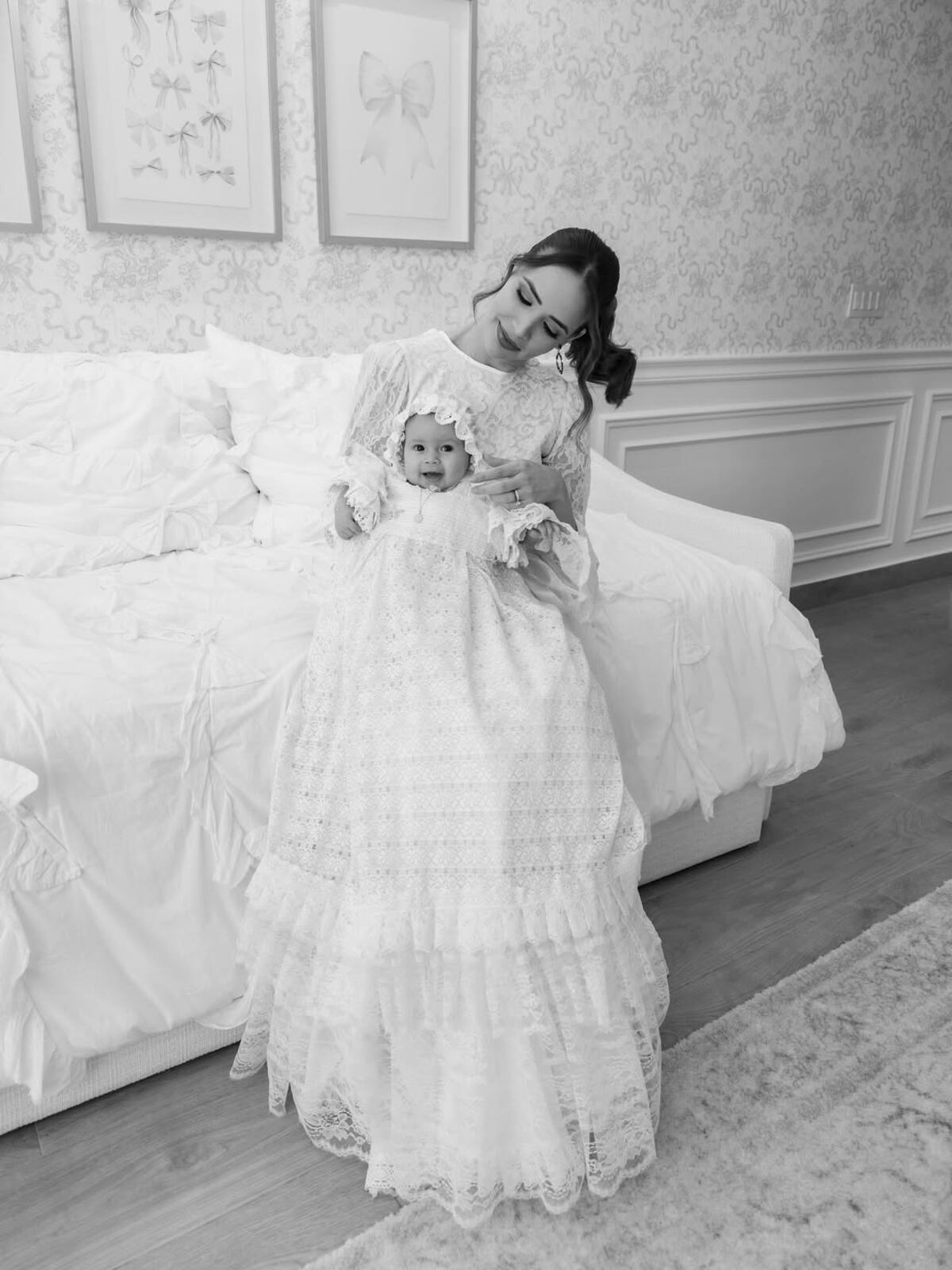 Vestidas de diseñador nacional, Sheldry Sáez celebra el bautizo de su hija Bruna Angelina