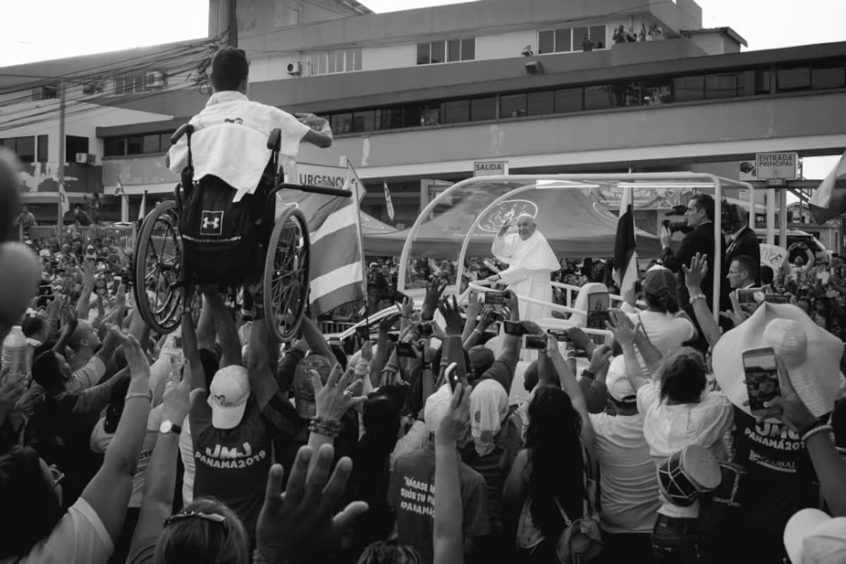 La historia detrás de la fotografía viral del joven Lucas con el papa Francisco en Panamá