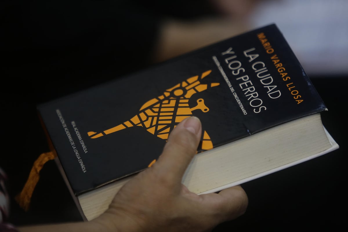 El Centro Cultural de España en Panamá homenajea al Nobel Vargas Llosa en el Día del Libro