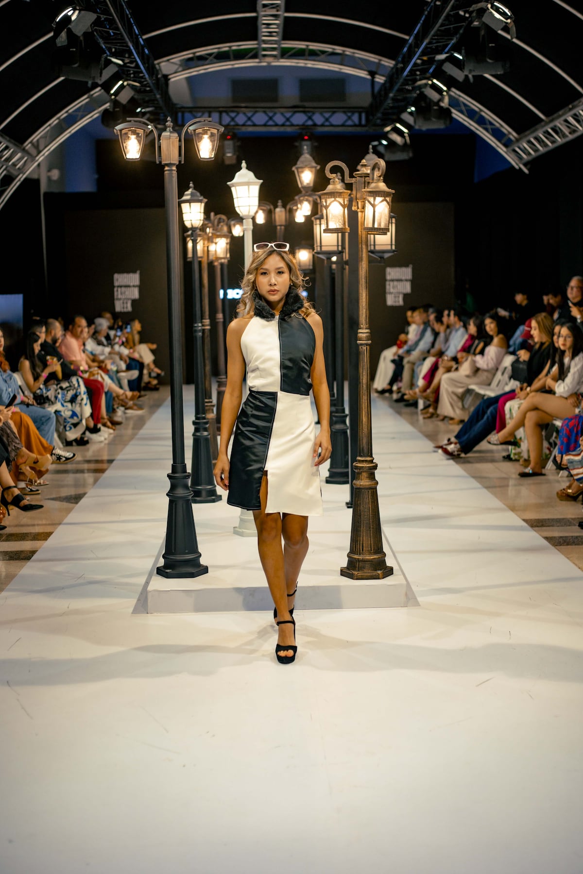 Musas de la música y reflexiones en la pasarela de Nicolas Real en Chiriquí Fashion Week