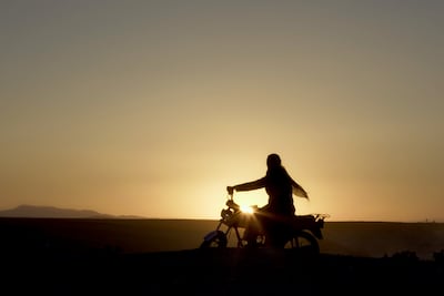 'Cutting Through Rocks' y el retrato de una mujer que desafía normas y empodera en Irán
