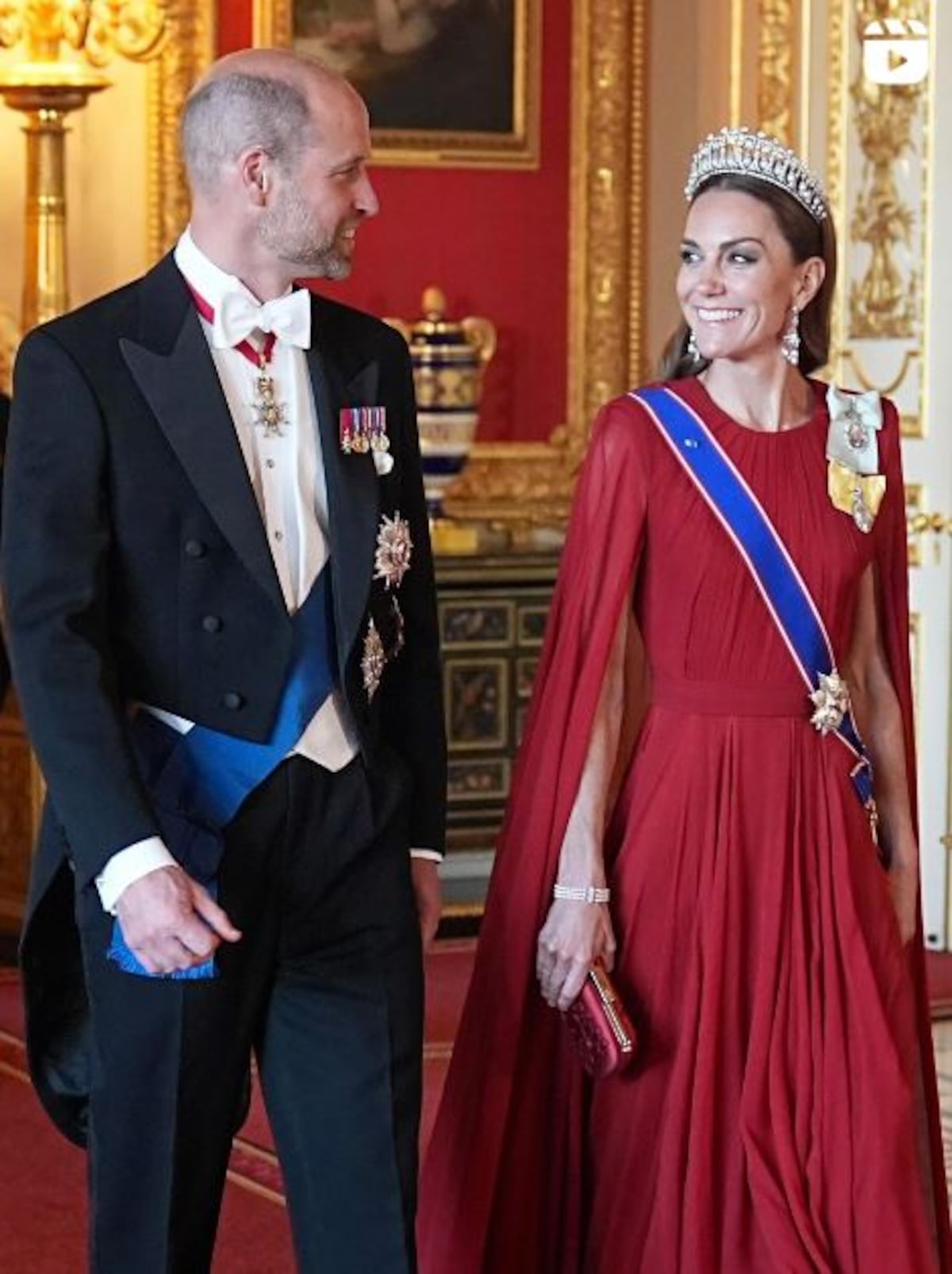 El vestido carmesí de la princesa Kate para la cena de Estado con el presidente Emmanuel Macron