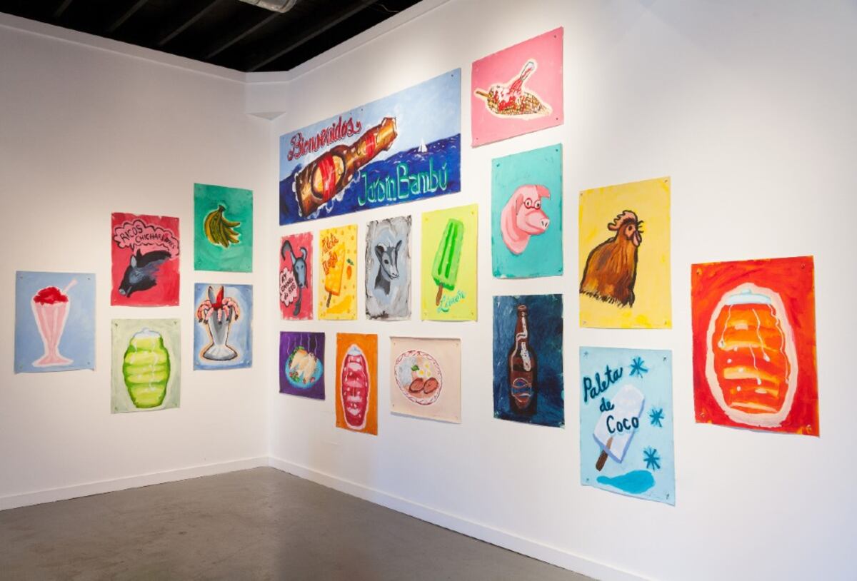 Victoria Suescum lleva los letreros de la tienda al museo