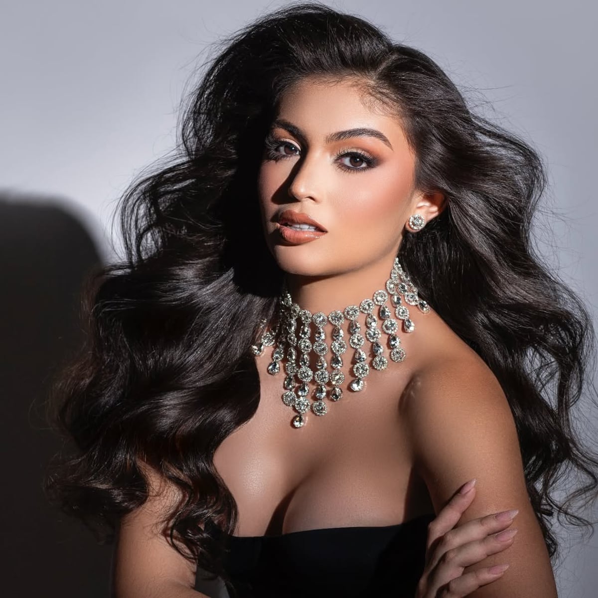 Panamá ya tiene representante en Miss Universo 2025: Mirna Caballini, de 22 años y 1.80 de estatura, es la nueva Miss Universe Panamá