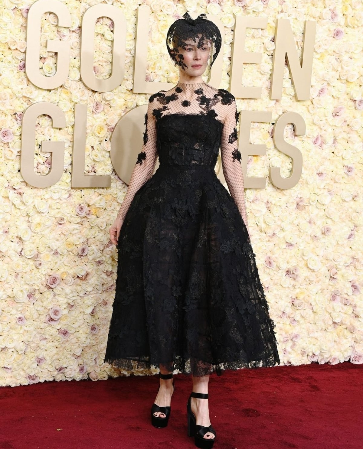 Rosa hermosa, la alfombra roja de los Globos de Oro
