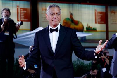 George Clooney tiñe sus icónicas canas para su  debut en Broadway 