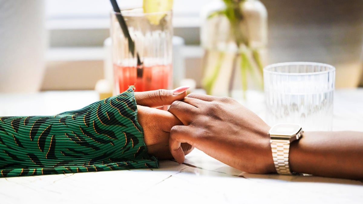 El experimento de 36 preguntas “para enamorarte de cualquiera” creado hace 30 años