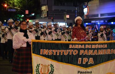 Desde Panamá a Los Ángeles: 124 estudiantes del IPA participaron en un desfile navideño en Hollywood y en Disneyland