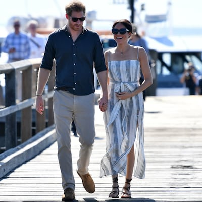 Las tiernas imágenes de la duquesa Meghan mostrando su embarazo