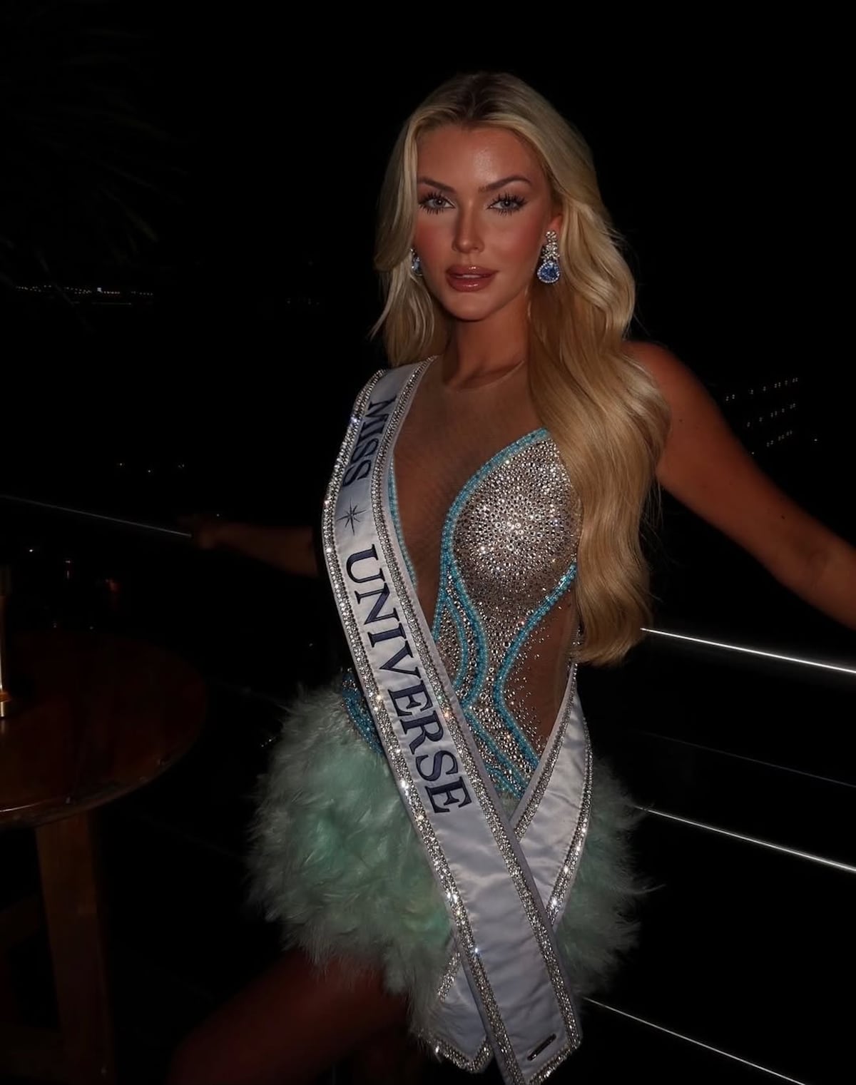 Las fotos de Victoria Kjaer, Miss Universe 2024, desde un restaurante en Casco Antiguo