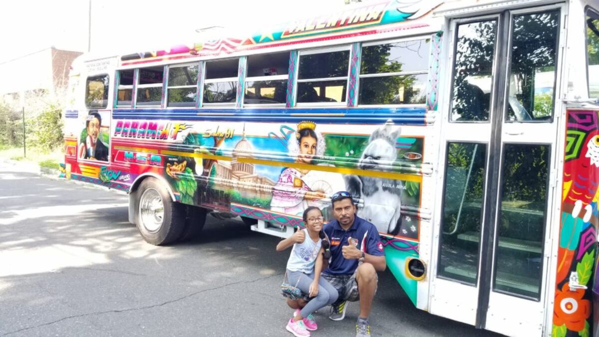 Moisés Sanjur, el panameño dueño y conductor del ‘diablo rojo’ en Washington