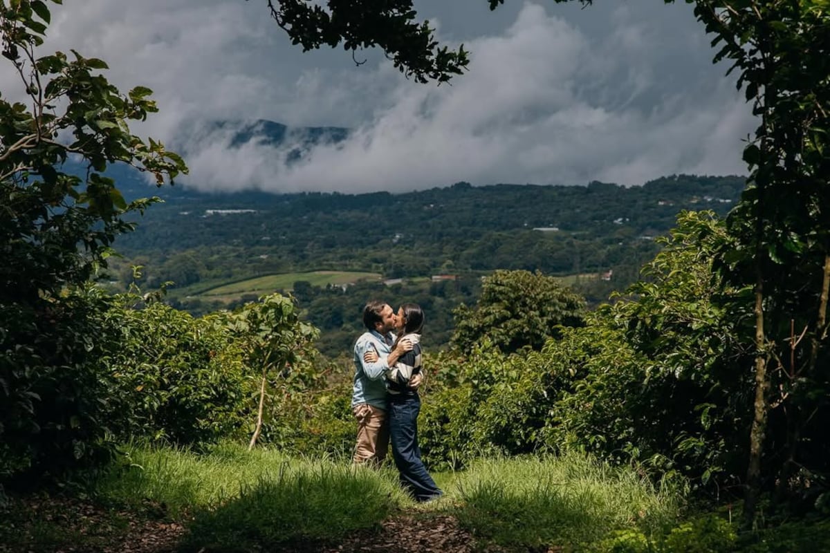 El ex diputado Gabriel Silva se compromete con la abogada Sophia Nandwani
