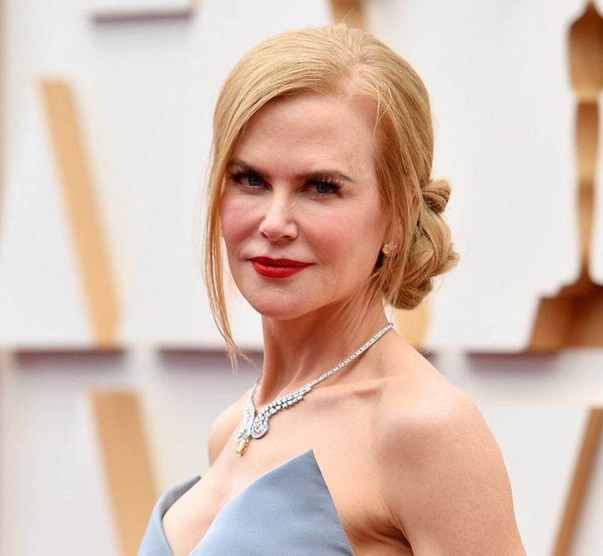 10 beauty looks de los premios Oscar 2022